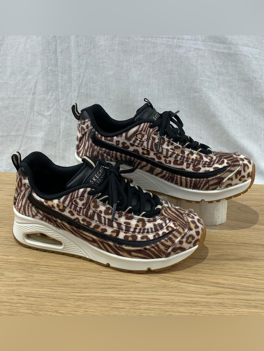 Skechers Uno Exotic Air Los Angeles Women’s 6 Animal Print (fauxe fur) Shoes - Picture 2 of 9